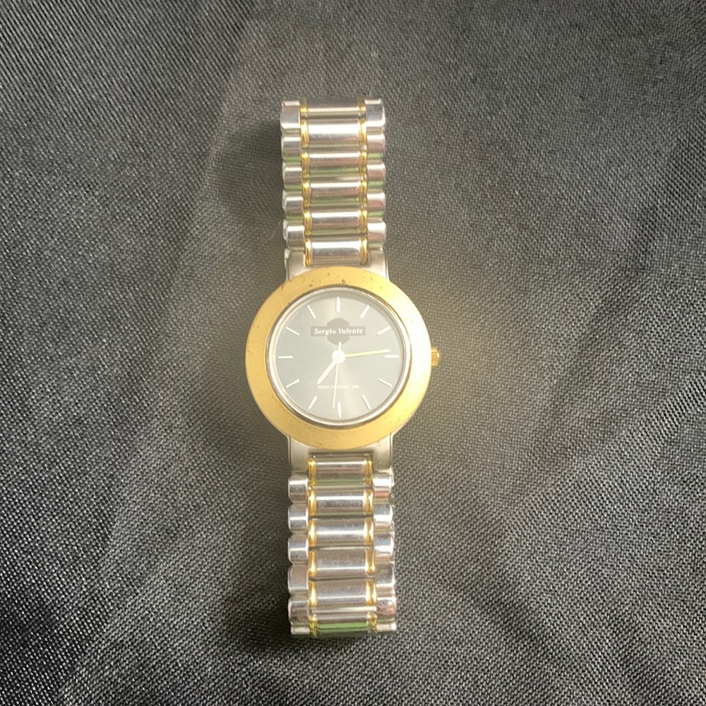 Vnt Sergio Valente watch!!!!